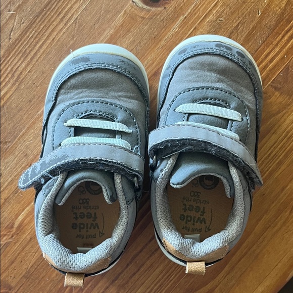 Stride Rite Gray Baby Walker Shoes with Velcro - Picture 1 of 4